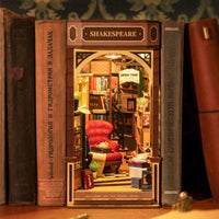 TGB07 BOOKNOOK & WONDERLAND BOOKSTORE