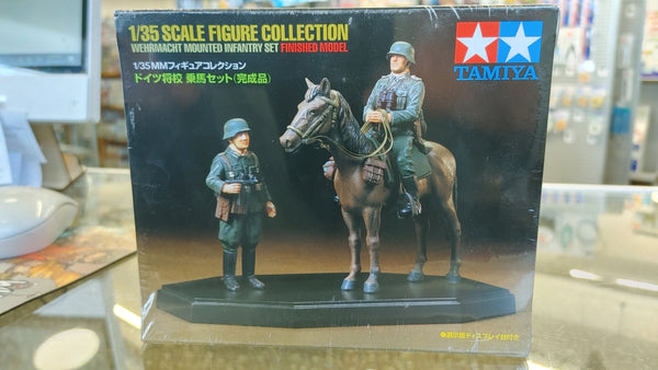 TAM26011 1/35 WEHRMACHT MOUNTED INFANTRY  SET - PAINTED