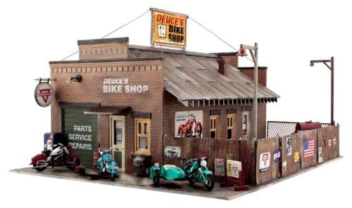 WSPF5193 HO SCALE DEUCE'S BIKE SHOP