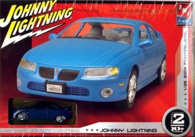 AMT38459 1/25 2004 PONTIAC GTO W/DIECAST 1/64