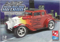 AMT38254 1/25 1932 FORD COUPE
